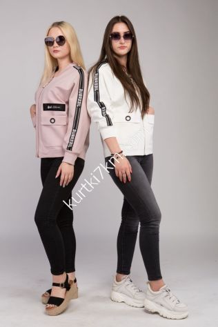 Коротка жіноча курточка Balenciaga 901